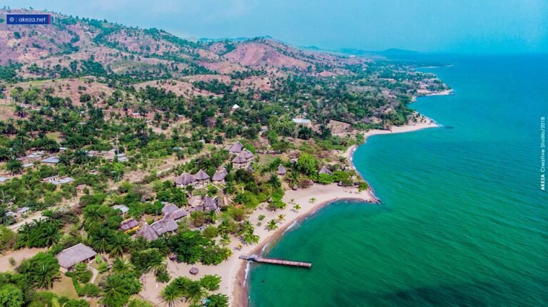 It offers a beautiful view of the lake RUMONGE Beach